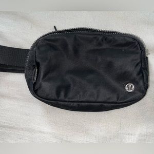 Lululemon everywhere belt bag 1L